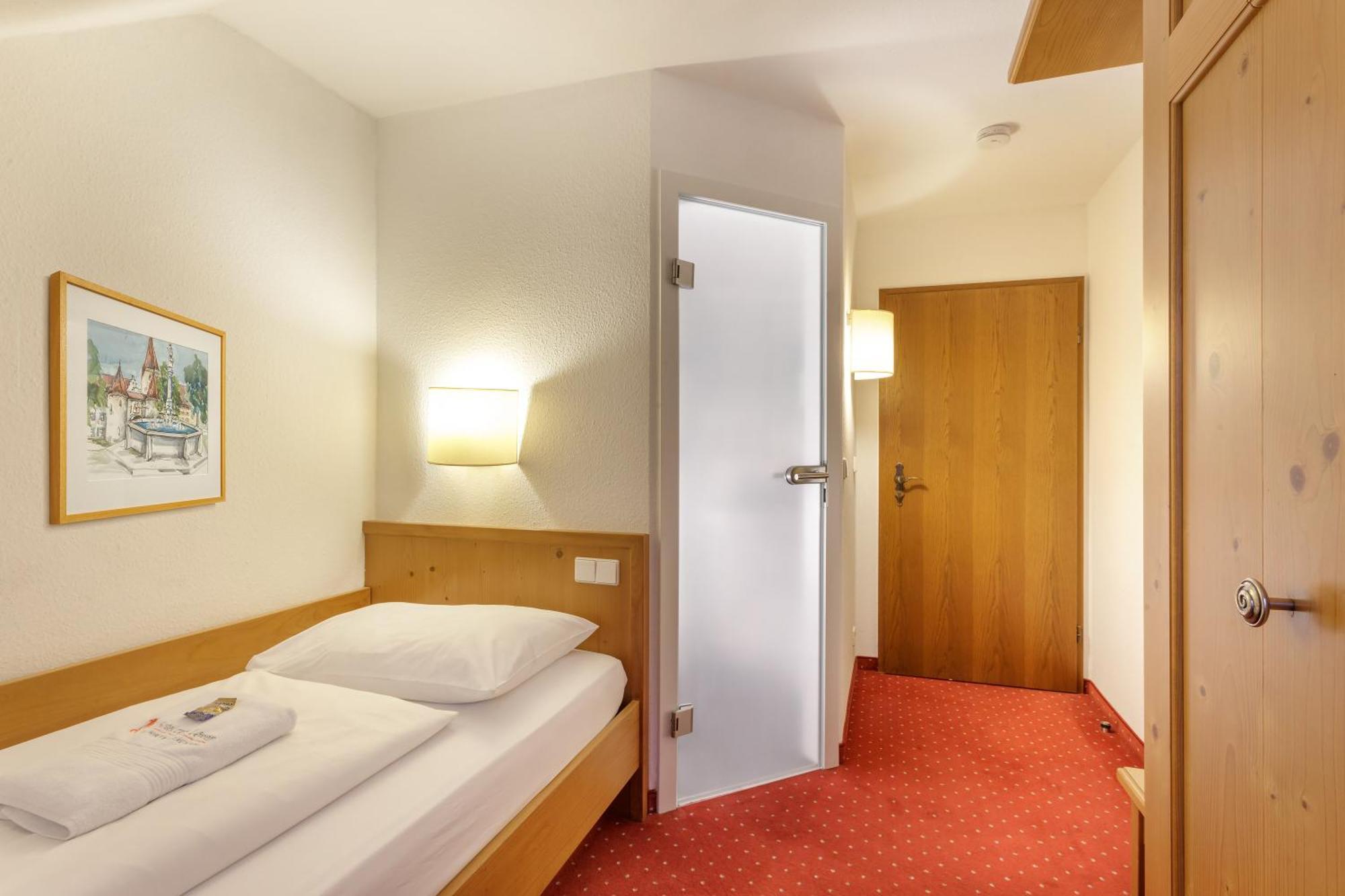 Hotel Zum Loewen Weißenhorn Extérieur photo