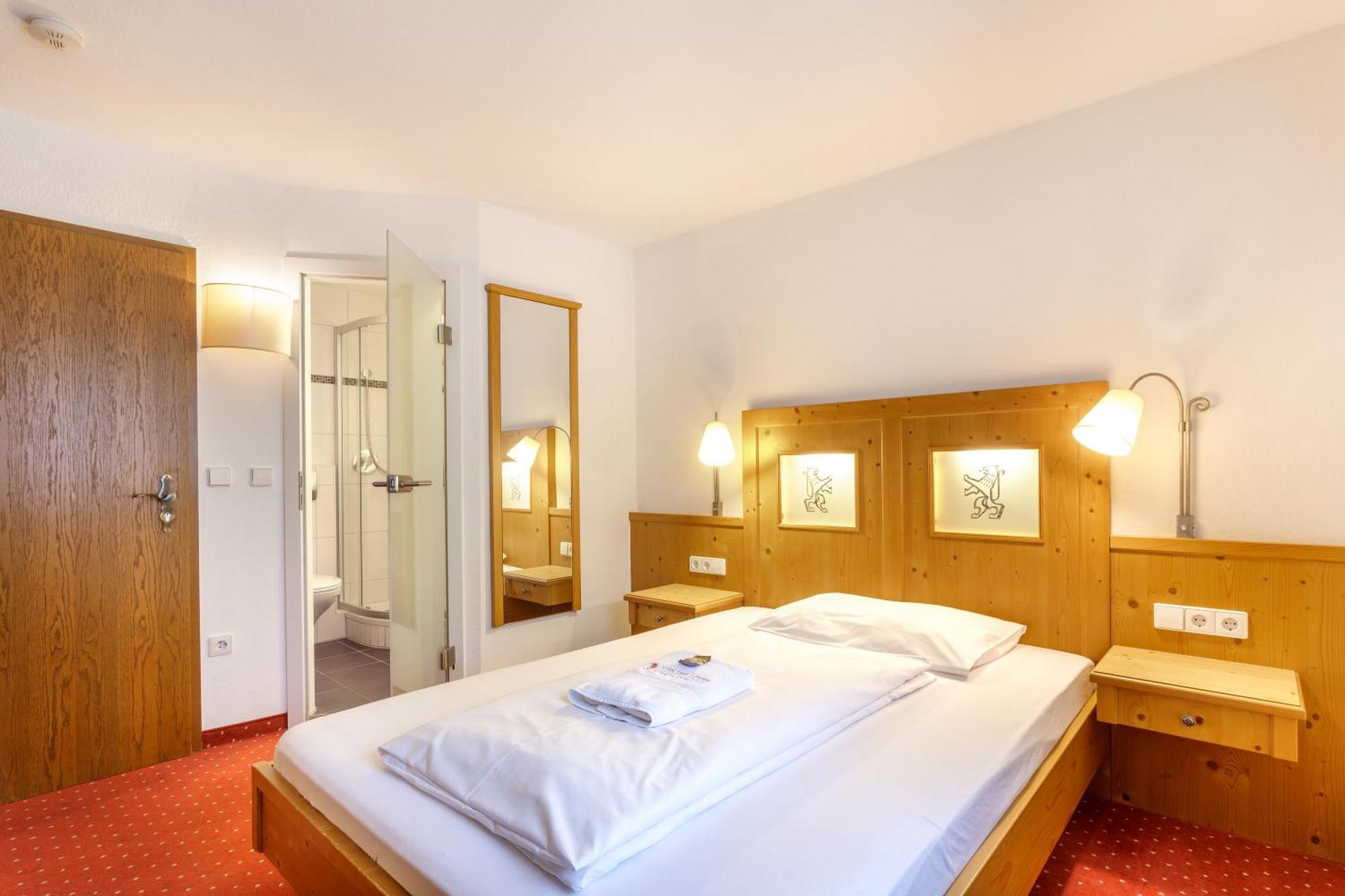 Hotel Zum Loewen Weißenhorn Extérieur photo