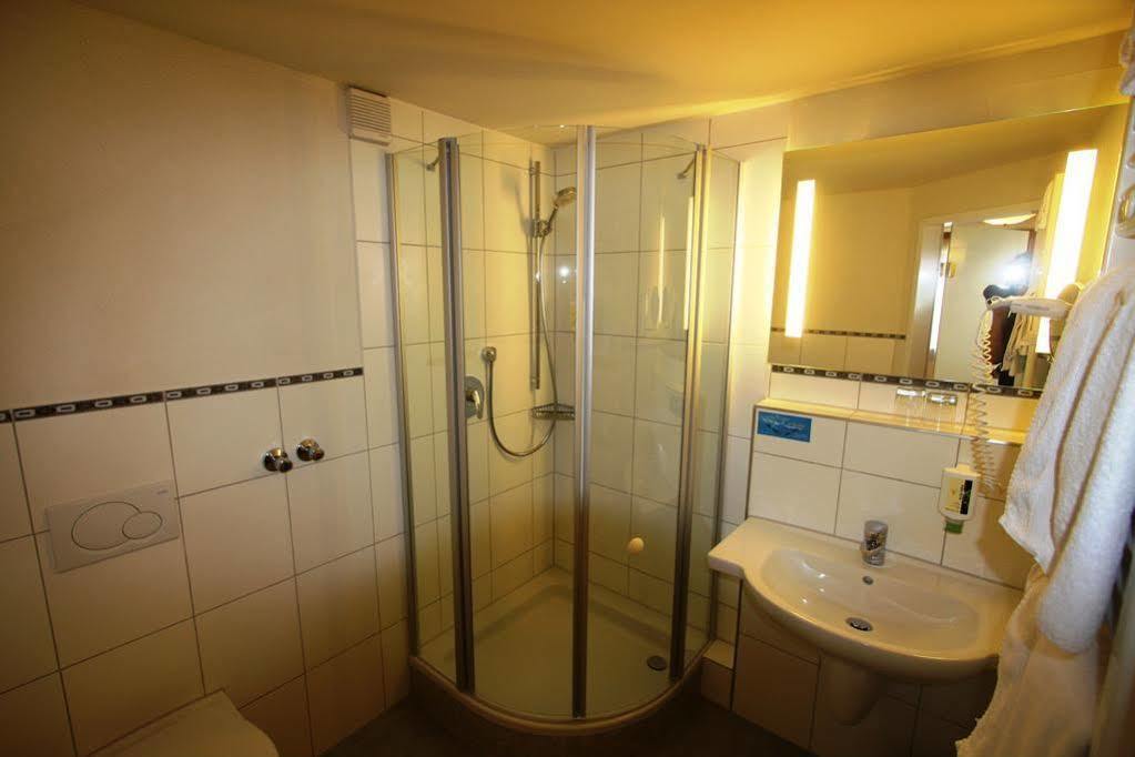 Hotel Zum Loewen Weißenhorn Extérieur photo